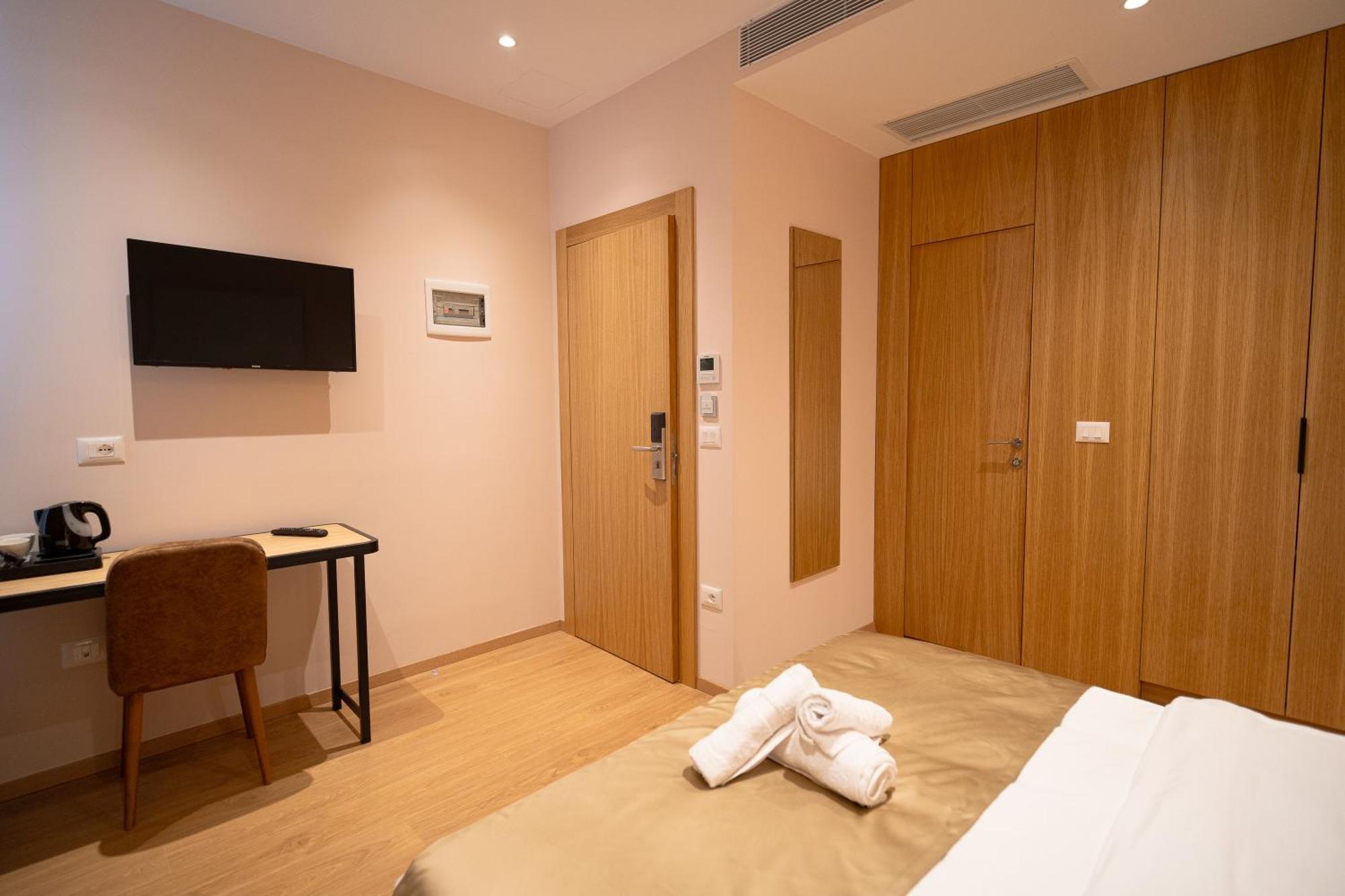 Hotel Boutique Jera ティラナ エクステリア 写真