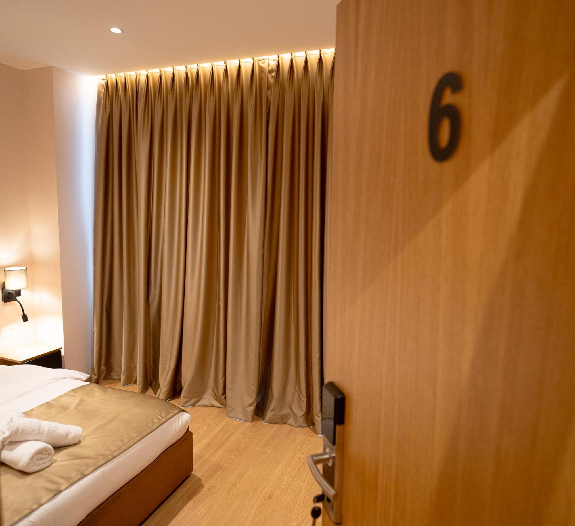 Hotel Boutique Jera ティラナ エクステリア 写真