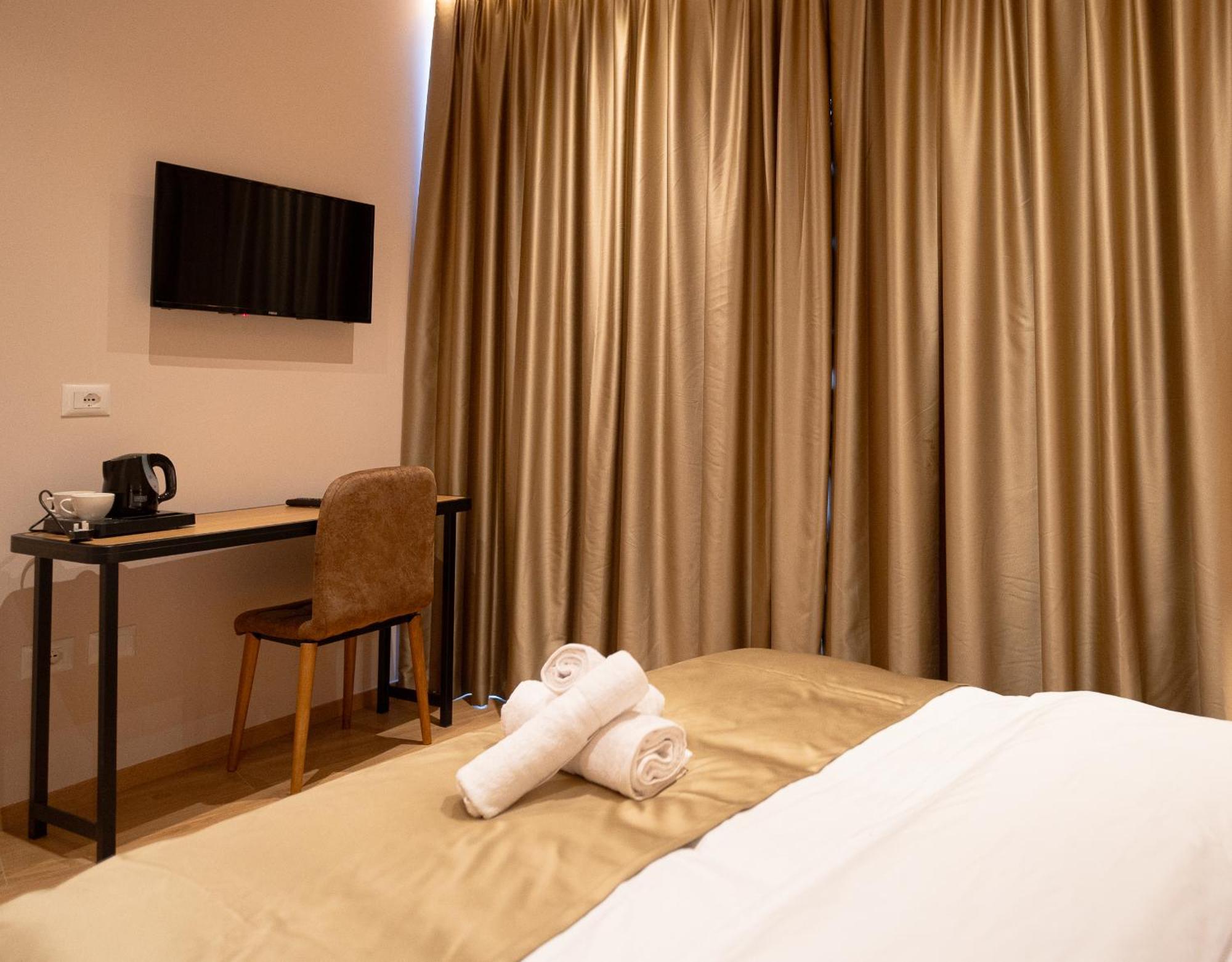 Hotel Boutique Jera ティラナ エクステリア 写真